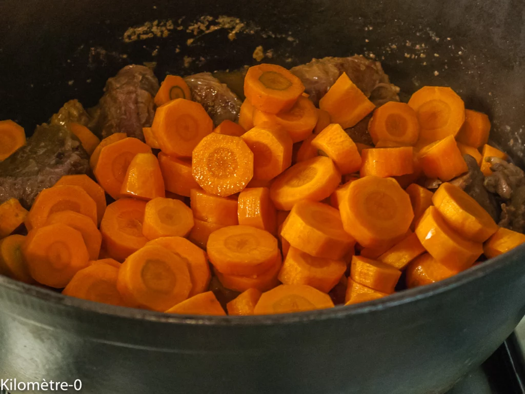 Joues de porc aux carottes et petits pois - Étape 7