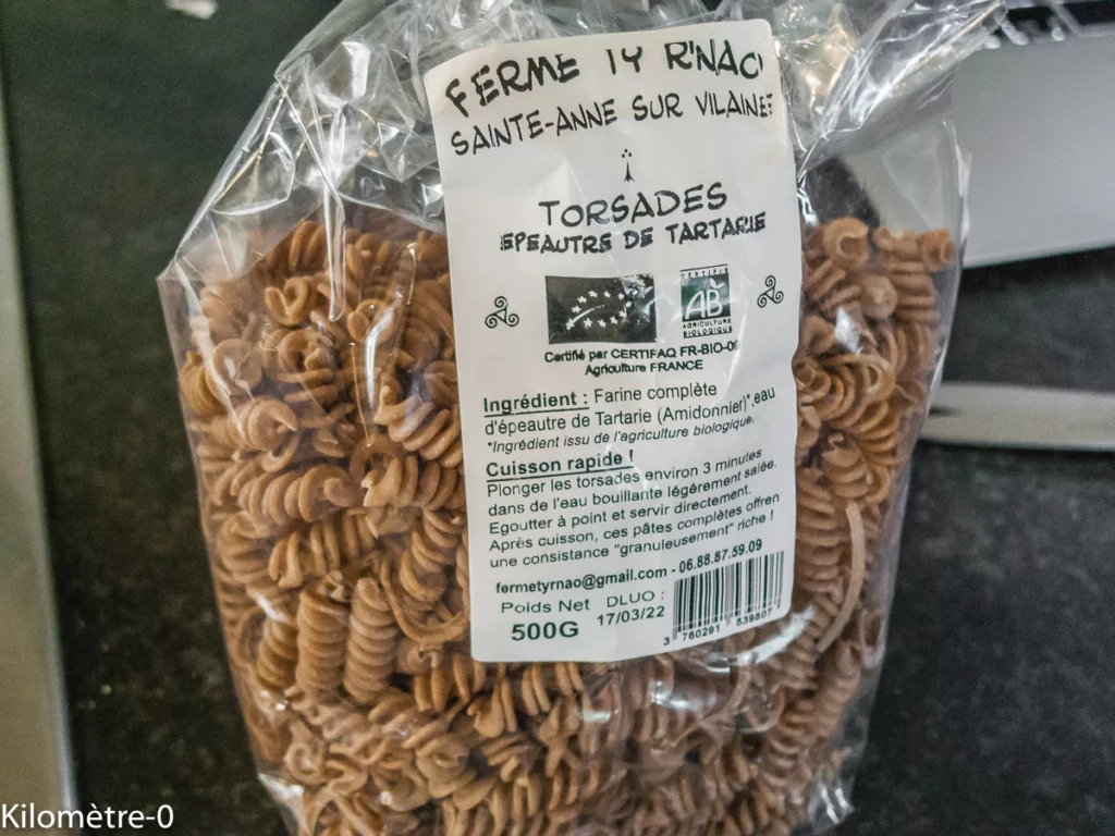 Pâtes et pois chiches aux légumes, œufs et fêta - Étape 13