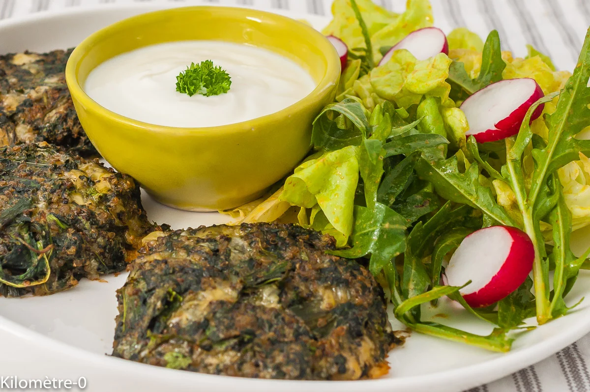 Photo de recette de galette, quinoa, épinards, orties, légumes, printemps, légumineuses, végétarienne, healthy, économique, bio, facile de Kilomètre-0, blog de cuisine réalisée à partir de produits de saison et issus de circuits courts