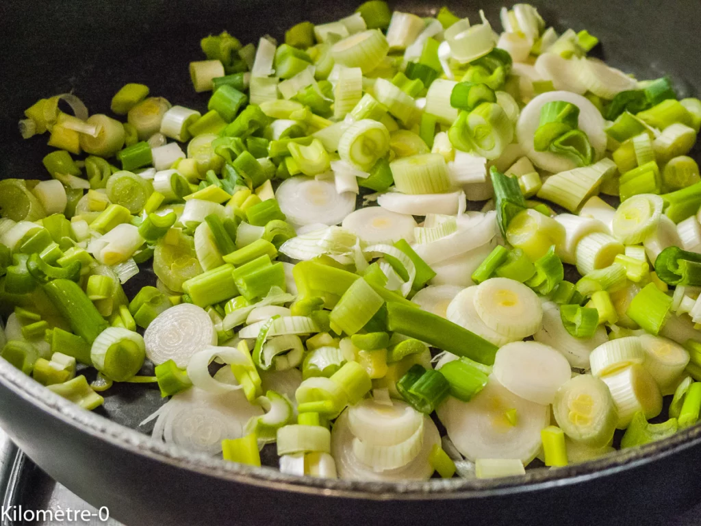 Gâteau de semoule aux oignons, carottes et lardons - Étape 2