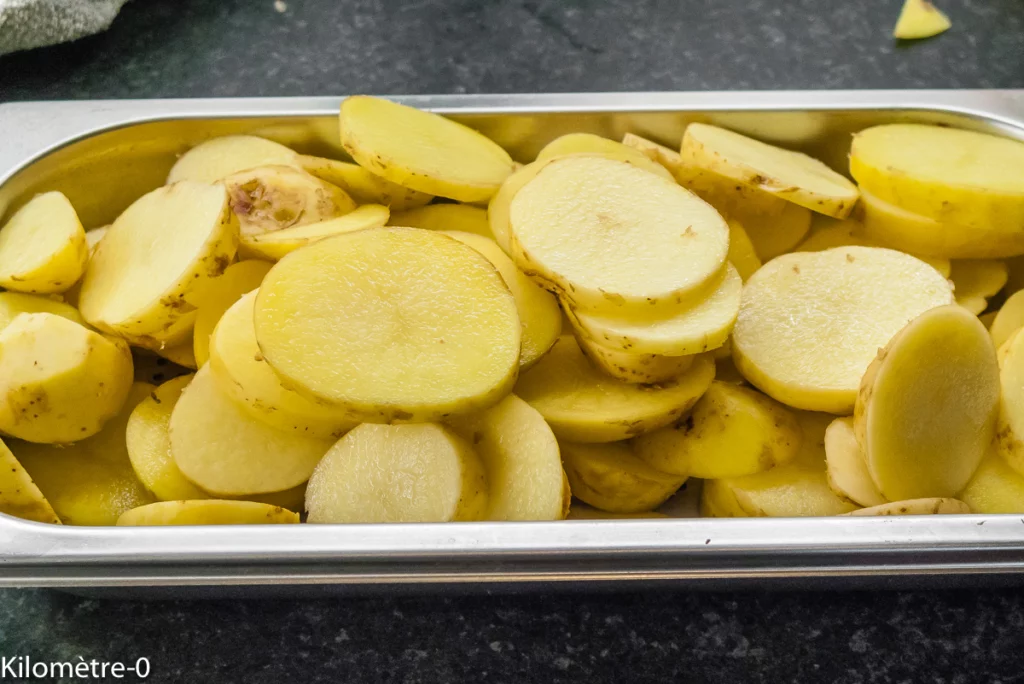 Salade grecque de pommes de terre aux olives et câpres - Étape 1