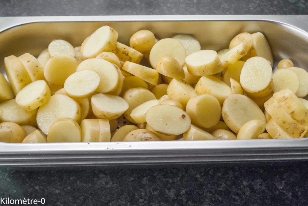 Salade de pommes de terre et fèves aux olives et à la fêta - Étape 1