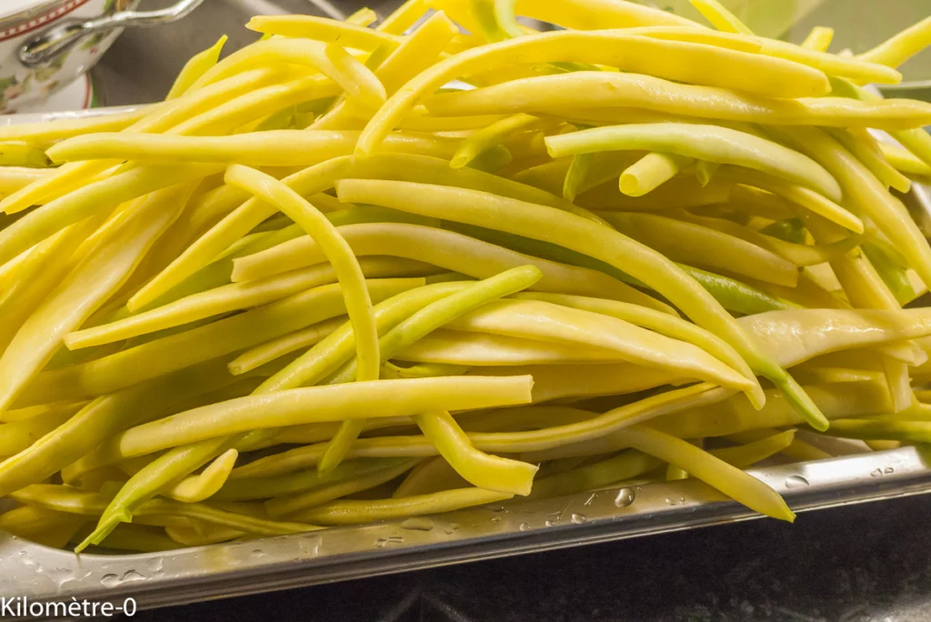 Poulet rôti aux épices barbecue, haricots plats et tomates - Étape 4