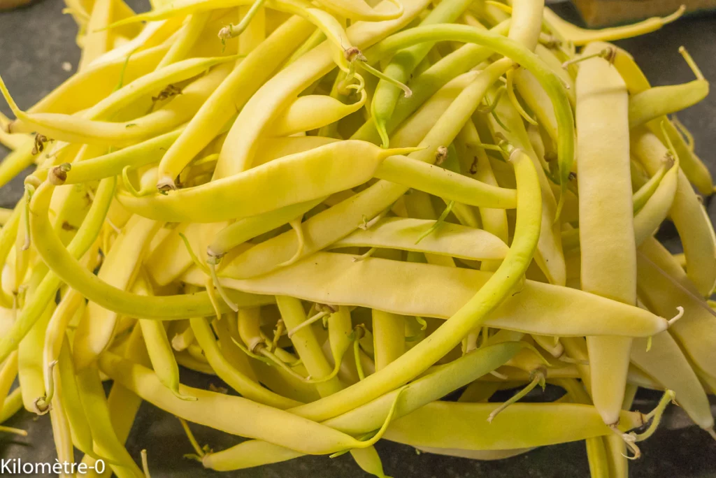 Poulet rôti aux épices barbecue, haricots plats et tomates - Étape 3