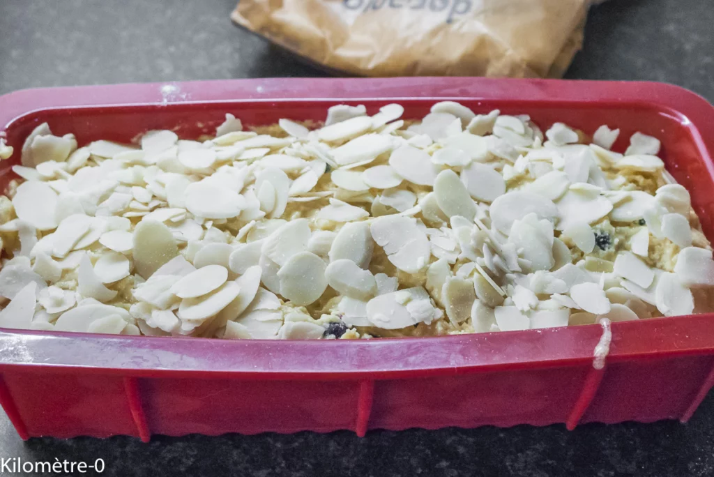 Gâteau du matin citron cassis amandes - Étape 8