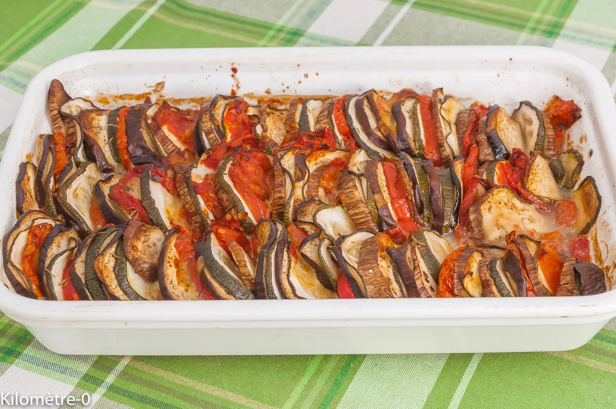 Photo de recette de tian, légumes, été, aubergines, tomates, courgettes, mozzarella, gratin, végé, végétarienne, Kilomètre-0, blog de cuisine réalisée à partir de produits de saison et issus de circuits courts