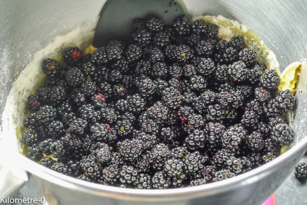 Gâteau du matin aux mûres et aux amandes - Étape 7