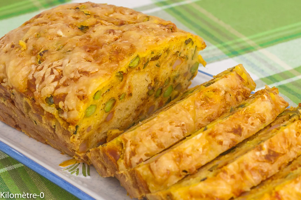 Photo de recette de cake, apéro, petits pois, courgettes, curcuma, crevettes, facile, rapide, Kilomètre-0, blog de cuisine réalisée à partir de produits de saison et issus de circuits courts