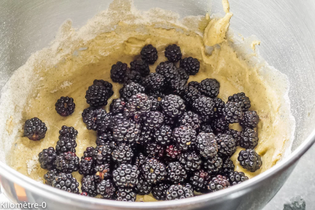 Gâteau à la farine de millet et aux mûres - Étape 7