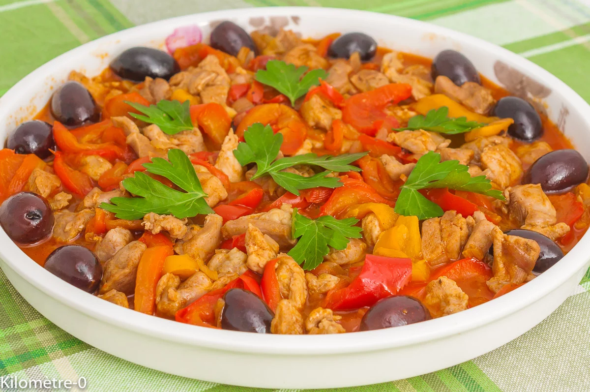 Photo de recette de poulet, poivrons, été, olives, léger, bio, rapide, facile, volaille, légumes, healthy, Kilomètre-0, blog de cuisine réalisée à partir de produits de saison et issus de circuits courts