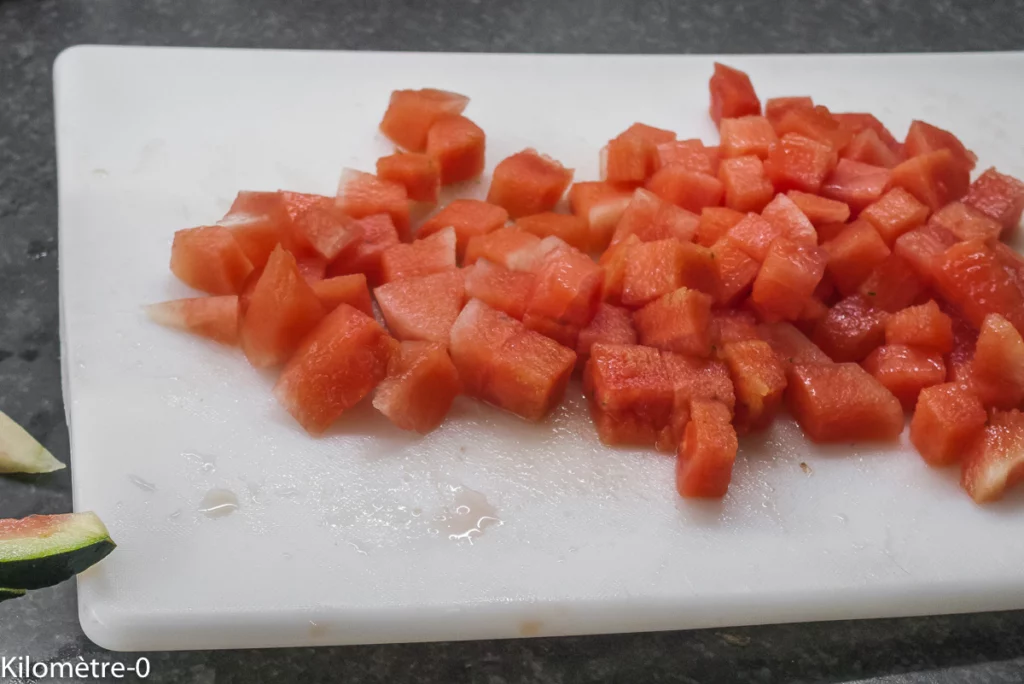 Salade estivale pastèque, tomates cerises, olives et fêta - Étape 2