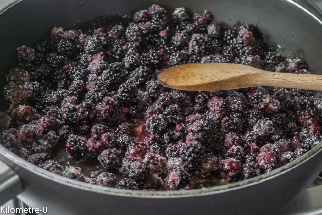 Gâteau renversé aux mûres facile - Étape 2