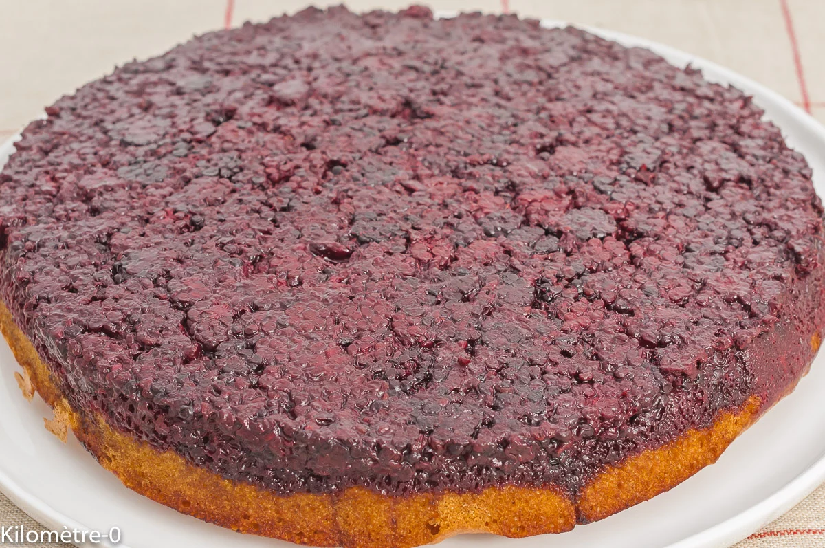 Photo de recette de dessert, gâteau, fruits rouges, mûres, économique, gâteau renversé, bio, facile, rapide, Kilomètre-0, blog de cuisine réalisée à partir de produits de saison et issus de circuits courts