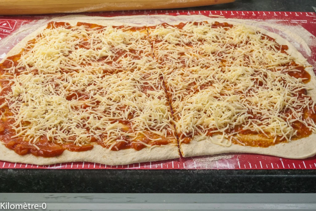 Pizza roulée végétarienne (tomates et emmental) - Étape 5