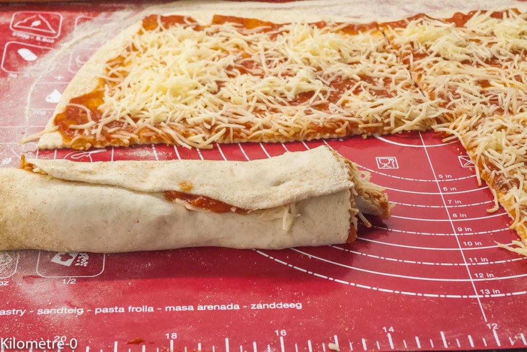 Pizza roulée végétarienne (tomates et emmental) - Étape 6