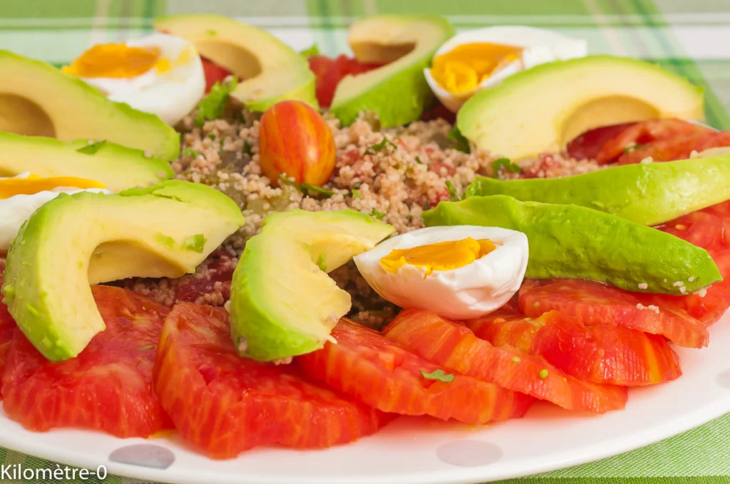 Salade de tomates aux oeufs et avocats - Étape 8