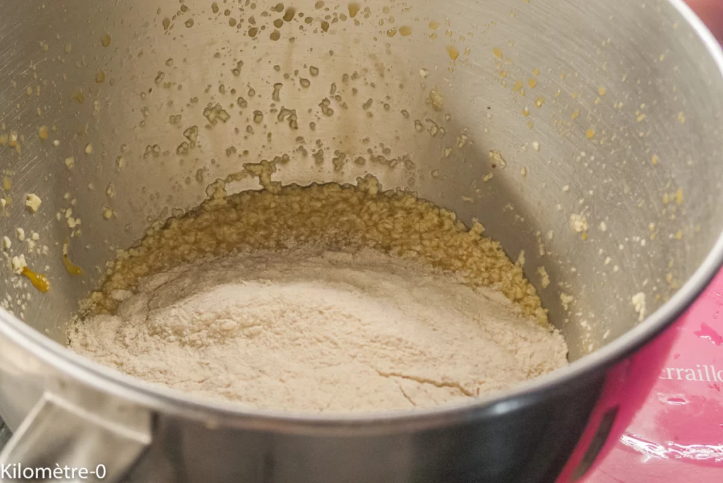 Gâteau du matin mûres, amandes, litchi - Étape 5