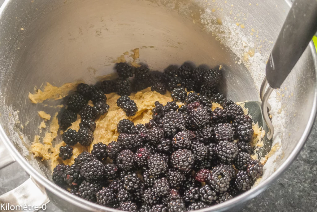 Gâteau du matin mûres, amandes, litchi - Étape 8