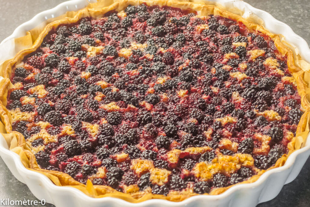 Photo de recette de tarte, gourmande , fruits rouges, mûres, été, facile, bio, amandes, rapide, feuilletée, Kilomètre-0, blog de cuisine réalisée à partir de produits de saison et issus de circuits courts