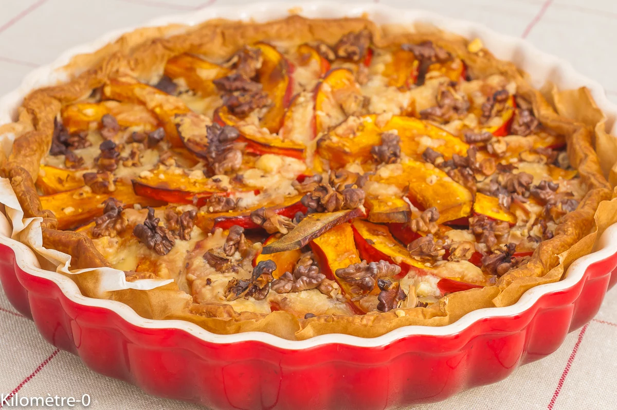 Photo de recette de tarte saléequiche, automne, automnale, courge, potimarron, cèpes, champignons, végétarienne, noix, facile, maison, healthy, Kilomètre-0, blog de cuisine réalisée à partir de produits de saison et issus de circuits courts