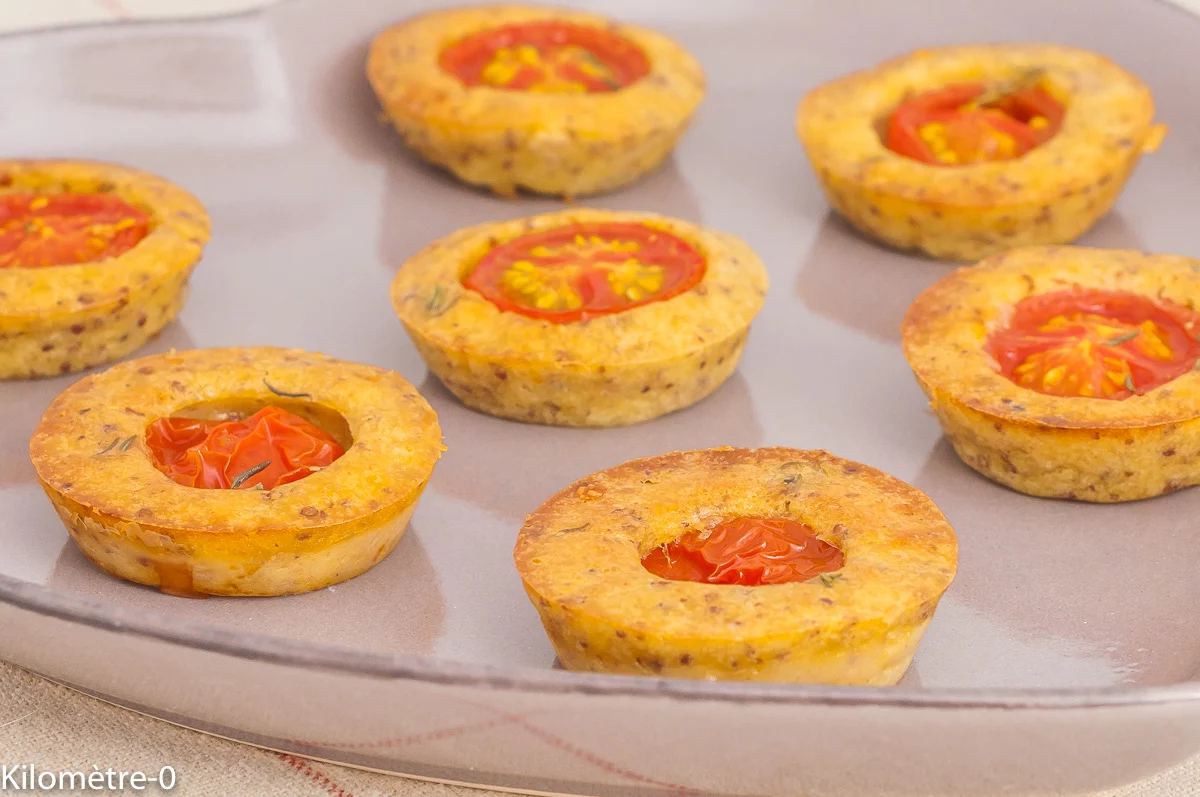 Photo de recette de bouchées apéritives, bouchées, salées, tomate, tomates cerises, moutarde, crème, apéro, facile, rapide, bio de Kilomètre-0, blog de cuisine réalisée à partir de produits de saison et issus de circuits courts