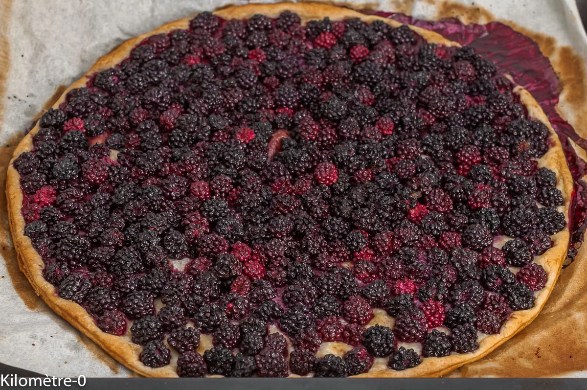 Photo de recette de dessert, tarte fine, tarte, fruits rouges, mûres, facile, rapide,feuilleté, Kilomètre-0, blog de cuisine réalisée à partir de produits de saison et issus de circuits courts