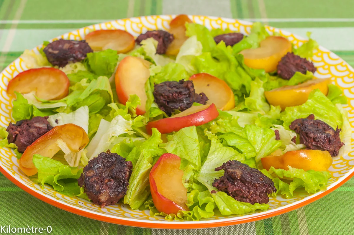 Photo de recette de salade, boudins, pommes, facile, rapide, léger, Kilomètre-0, blog de cuisine réalisée à partir de produits de saison et issus de circuits courts