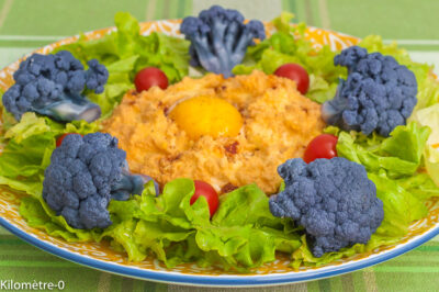 Photo de recette de salade, automne, printemps,  oeufs nuage, oeufs,  chorizo, salade de chou fleur, chou fleur violet, facile, original, bio, rapide, healthy, Kilomètre-0, blog de cuisine réalisée à partir de produits de saison et issus de circuits courts