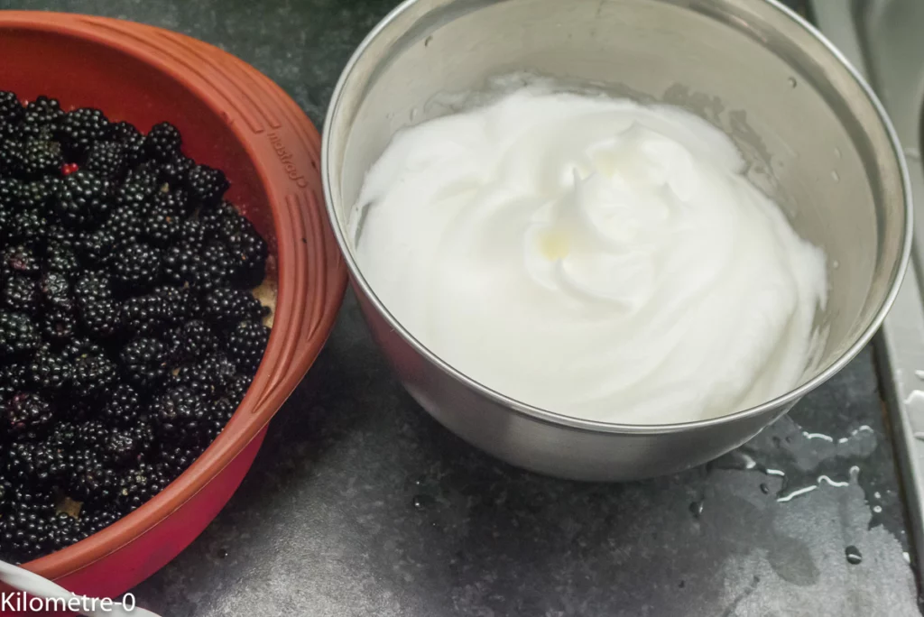 Gâteau moelleux aux mûres et amaretto - Étape 4
