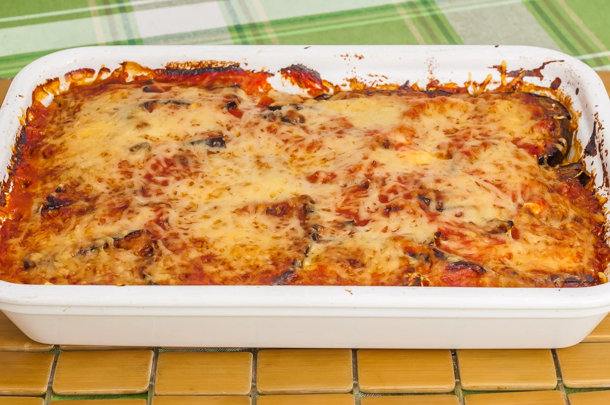Photo de recette végétarienne, Chypre, cuisine du monde, gratin d'aubergines, aubergine, légumes, fromage, fêta, ricotta, été, automne, facile, cuisine chypriote, bio, Kilomètre-0, blog de cuisine réalisée à partir de produits de saison et issus de circuits courts
