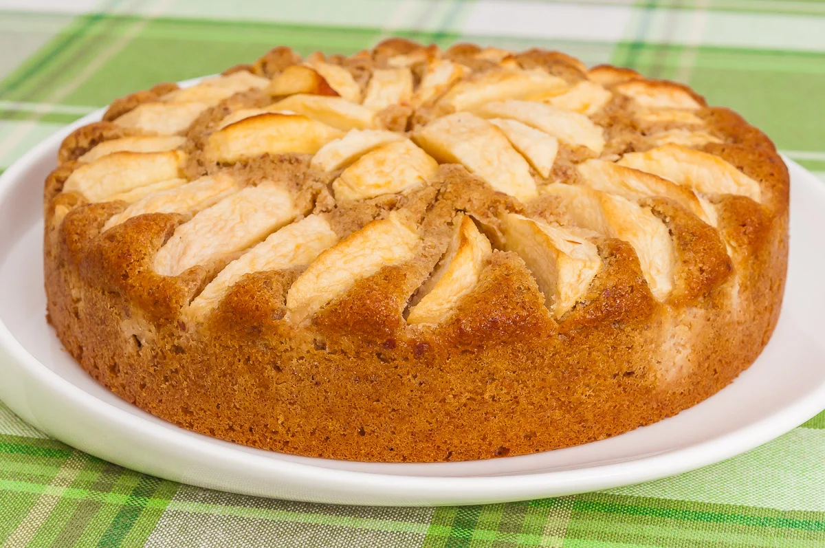 Photo de recette de gâteau moelleux aux pommes, dessert, facile, fruits, automne, hiver, économique, gâteau, Kilomètre-0, blog de cuisine réalisée à partir de produits de saison et issus de circuits courts