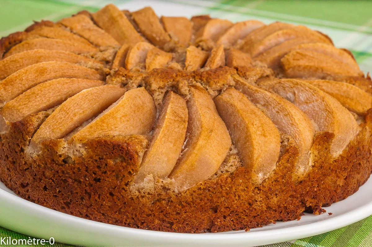 Photo de recette de dessert, automne, hiver, gâteau, moelleux, poires, noisettes, facile, rapide, bio, Kilomètre-0, blog de cuisine réalisée à partir de produits de saison et issus de circuits courts