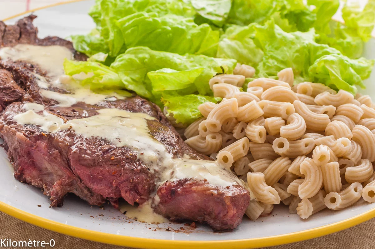 Photo de recette de filet, faon, sauce au poivre, gibier, biche, steak, chasse, cuisiner le gibier, Kilomètre-0, blog de cuisine réalisée à partir de produits de saison et issus de circuits courts