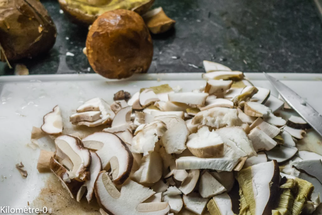 Terrine de champignons et de noix, sauce tomate - Étape 1