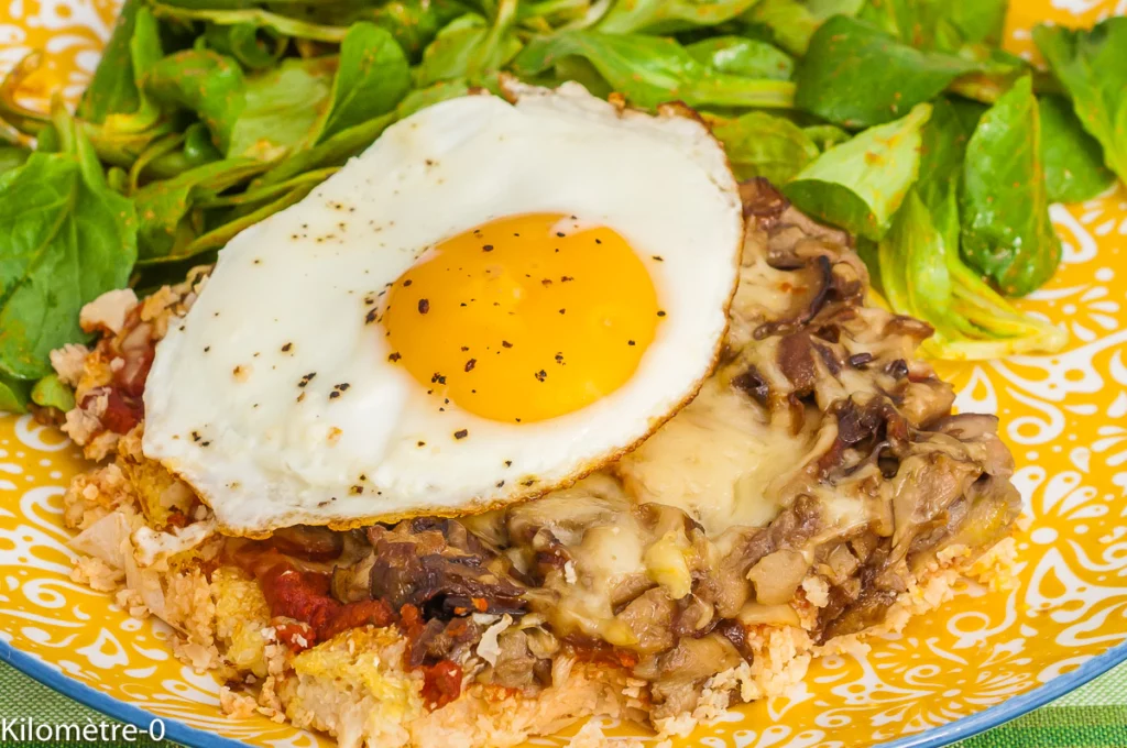 Photo de recette de pizza de chou fleur, chou, automne, printemps, oeuf, cèpes, champignons, tomates, pizza aux légumes, végétarien, bio, Kilomètre-0, blog de cuisine réalisée à partir de produits de saison et issus de circuits courts