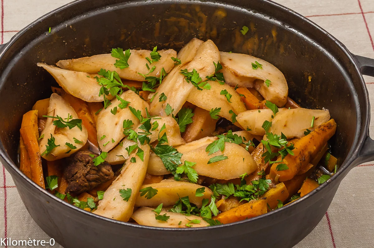 Photo de recette de tajine, cuisine du monde, viande, plat unique, bœuf, poires, carottes, facile, automne, hiver, bio, Kilomètre-0, blog de cuisine réalisée à partir de produits de saison et issus de circuits courts
