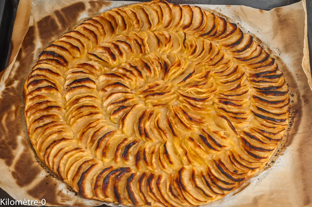 Photo de recette de tarte fine, pommes, fruits, automne, hiver, facile, rapide, bio, tarte, dessert, Kilomètre-0, blog de cuisine réalisée à partir de produits de saison et issus de circuits courts