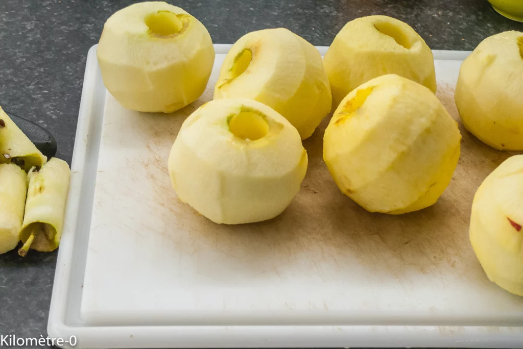 Gâteau de pommes moelleux et croustillant - Étape 1