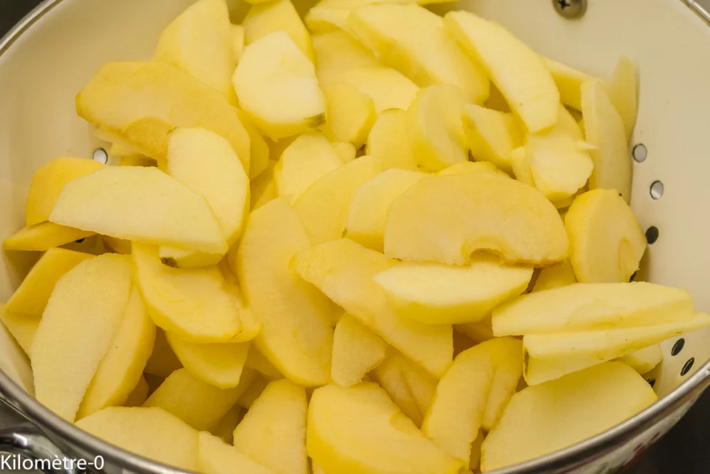 Gâteau de pommes moelleux et croustillant - Étape 2