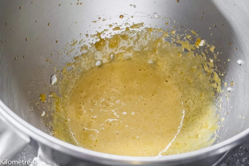 Gâteau de pommes moelleux et croustillant - Étape 7