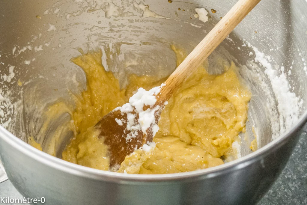 Gâteau de pommes moelleux et croustillant - Étape 12