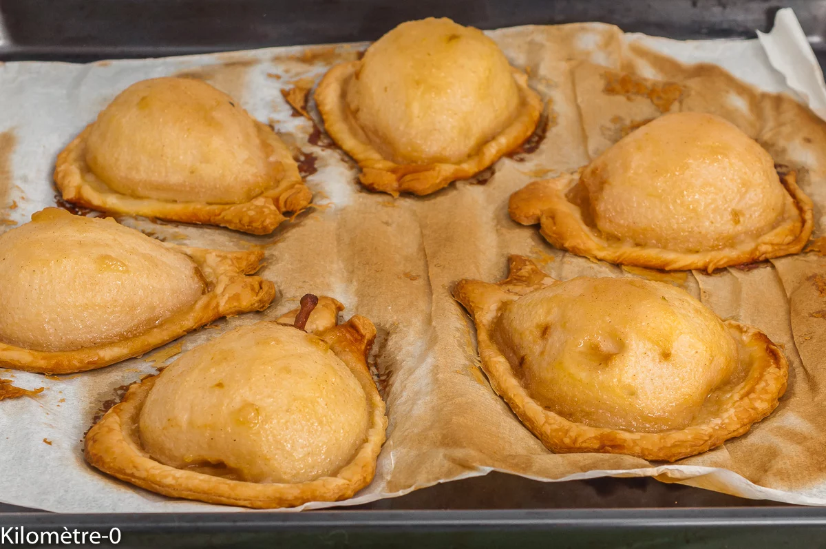 Photo de recette de poires, feuilletés, caramel, dessert facile, rapide, économique, bio, automne, hiver, fruits d'hiver, fruits d'automne, Kilomètre-0, blog de cuisine réalisée à partir de produits de saison et issus de circuits courts