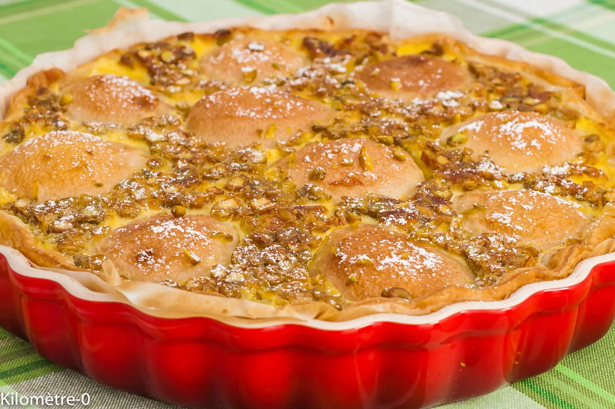 Photo de recette de tarte aux poires, pistaches, feuilletée, facile, rapide, doyenne du comice, automne, hiver, Kilomètre-0, blog de cuisine réalisée à partir de produits de saison et issus de circuits courts