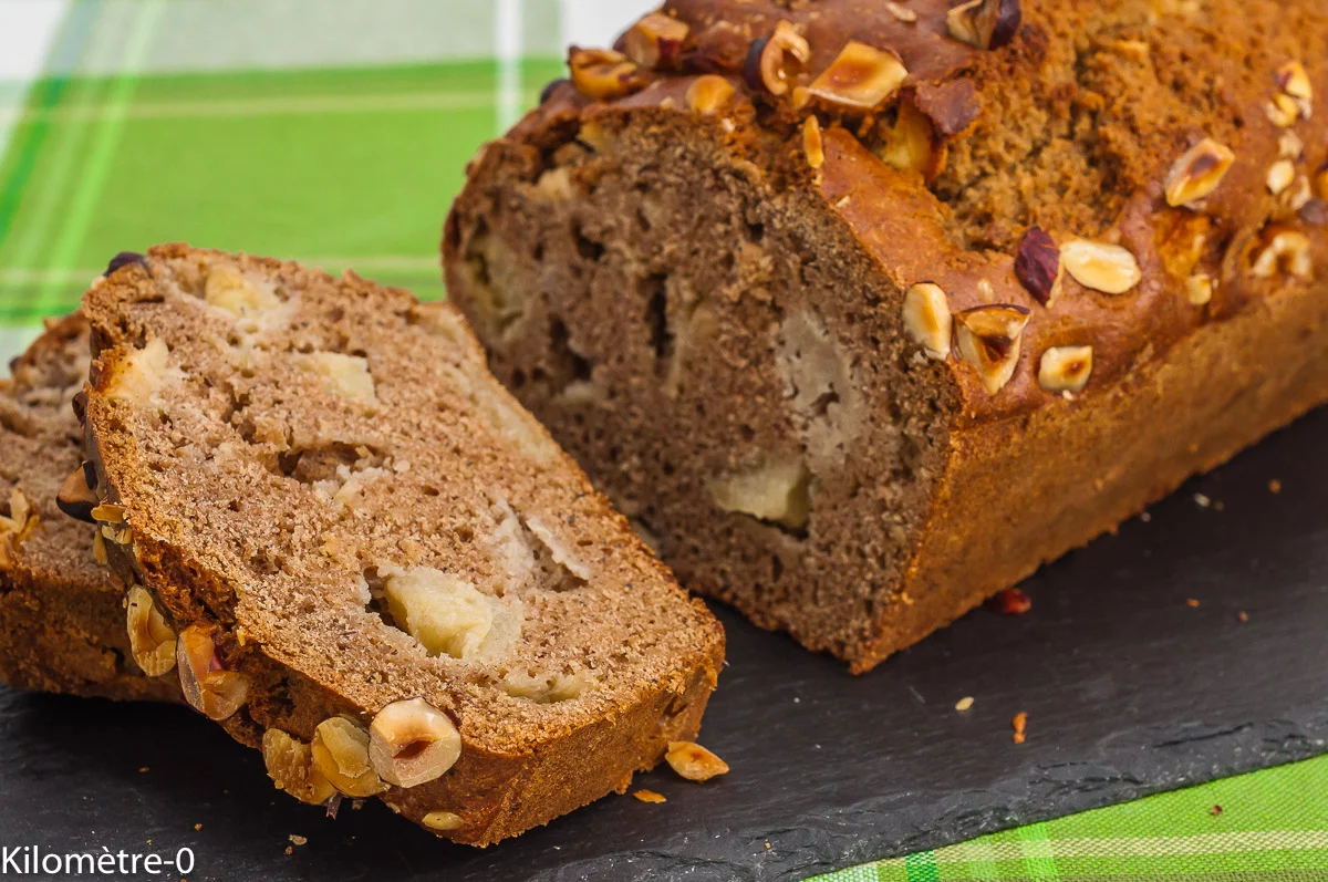 Photo de recette de cake, gâteau du matin, breton, sarrasin, pommes, fruits, automne, hiver, bio, noisettes, Kilomètre-0, blog de cuisine réalisée à partir de produits de saison et issus de circuits courts