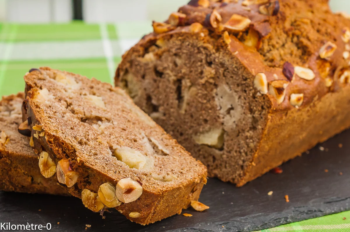 Photo de recette de cake, gâteau du matin, breton, sarrasin, pommes, fruits, automne, hiver, bio, noisettes, Kilomètre-0, blog de cuisine réalisée à partir de produits de saison et issus de circuits courts