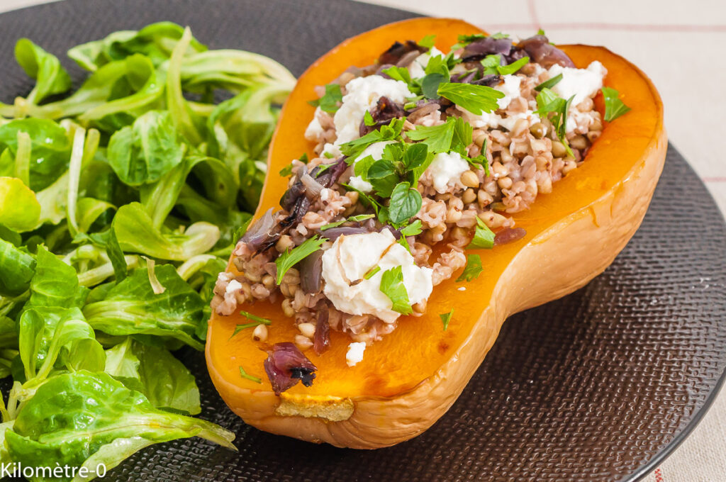 Courge butternut farcie au sarrasin et à la fêta