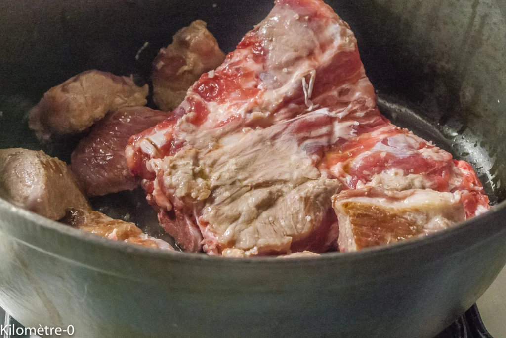 Échine de porc à la bière, aux carottes et radis noirs - Étape 2