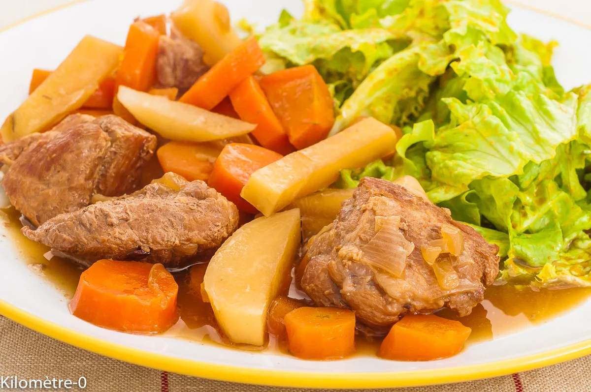 Photo de recette de potée,automne, hiver, échine de porc, cuisine à la bière, carottes, radis noirs, facile, mijoté, Kilomètre-0, blog de cuisine réalisée à partir de produits de saison et issus de circuits courts
