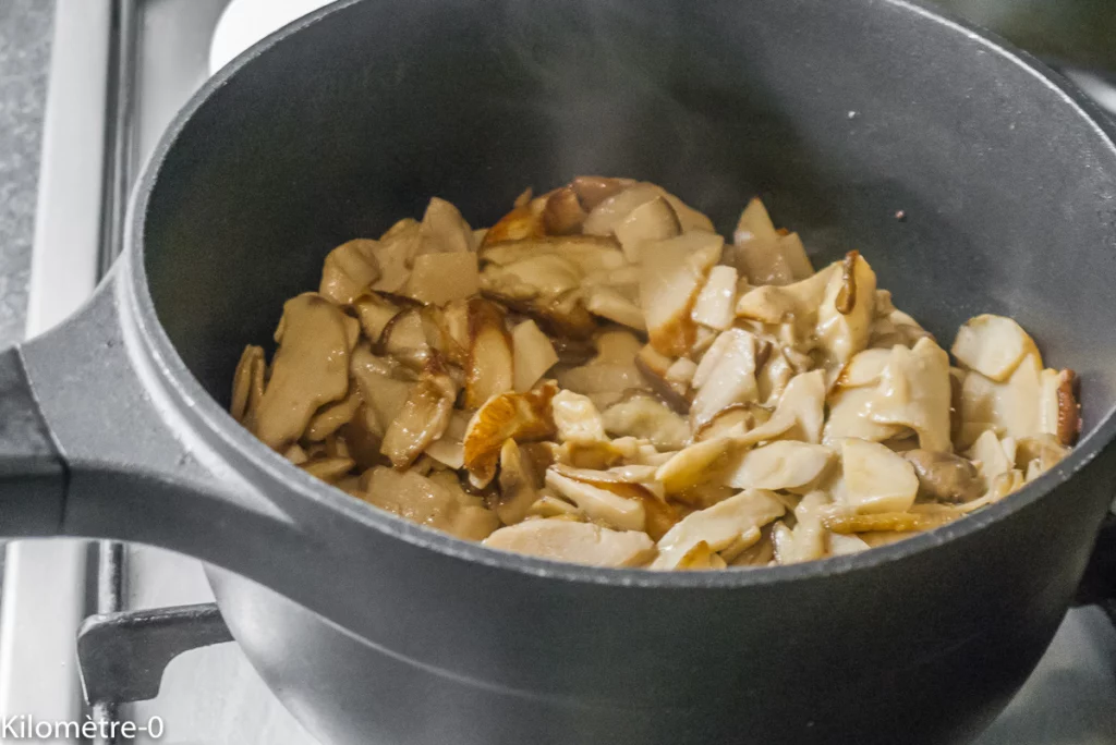 Soupe de canard au chou chinois, champignons et nouilles - Étape 1