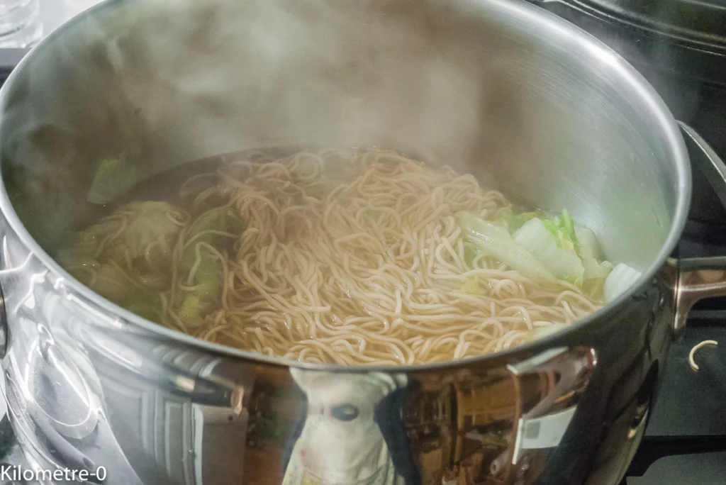 Soupe de canard au chou chinois, champignons et nouilles - Étape 9
